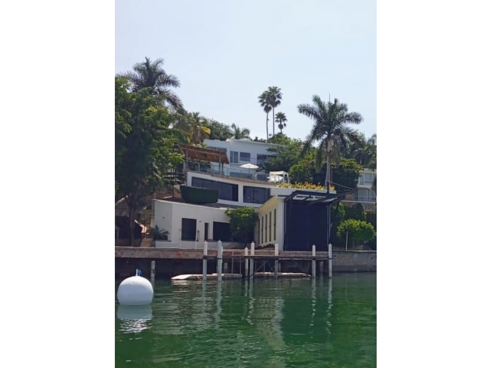 RESIDENCIA EN VENTA A ORILLA DEL LAGO "YUTTI" - 1
