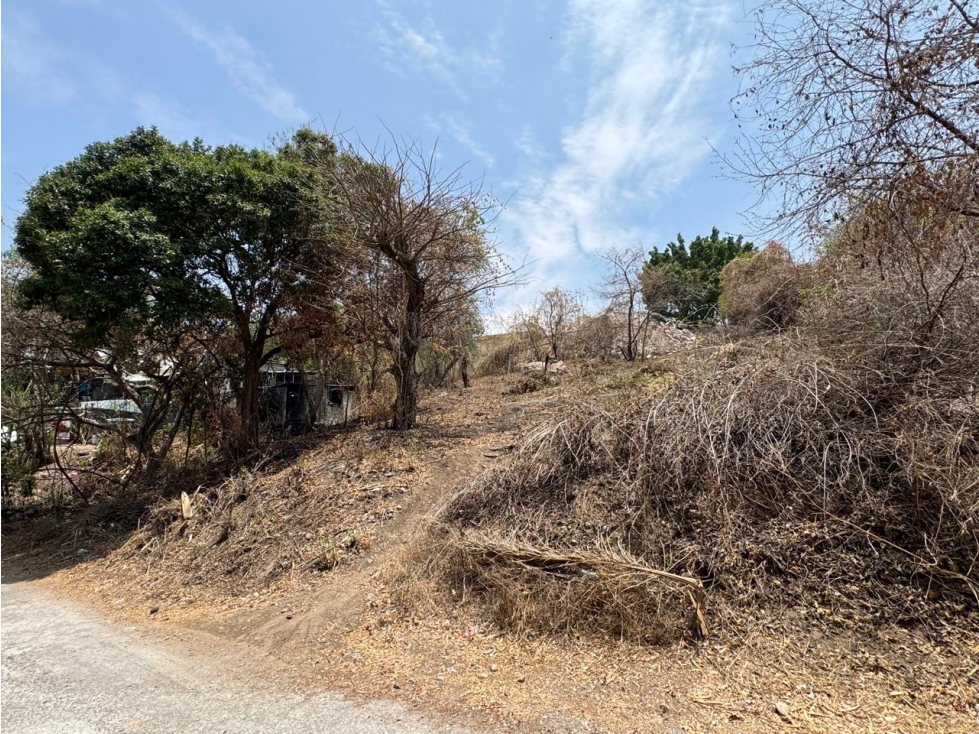 TERRENO EN VENTA CON VISTA AL LAGO TEQUES "D. RODEO" - 1