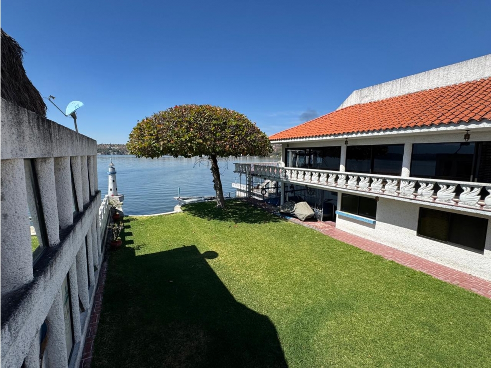 CASA EN RENTA A ORILLA DEL LAGO TEQUES MC. - 3