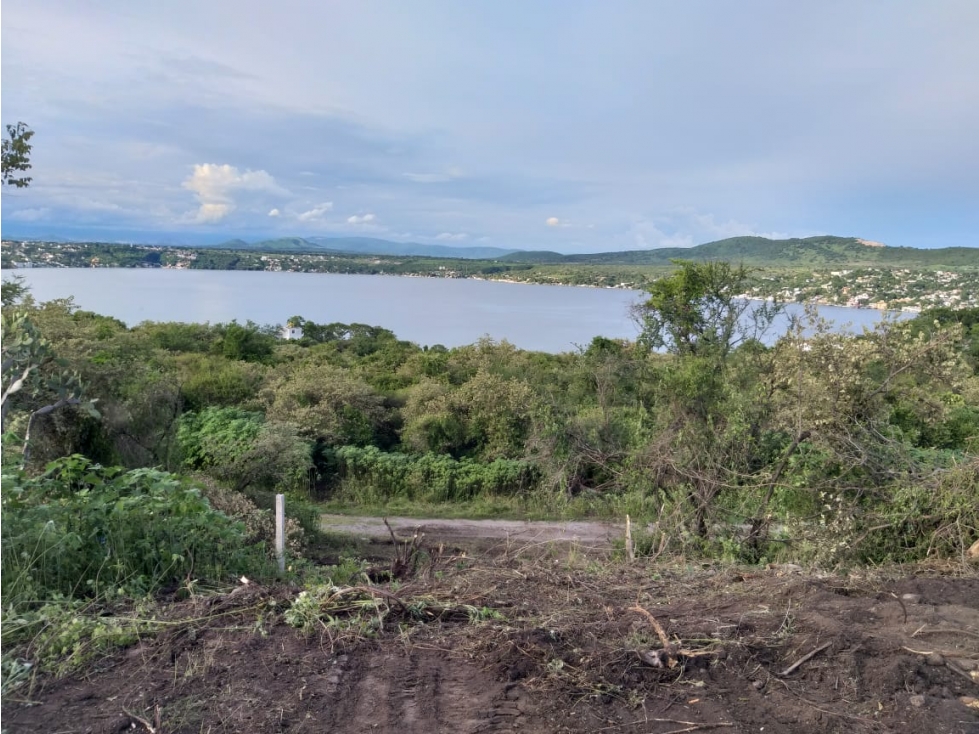 2 TERRENOS EN VENTA CON VISTA AL LAGO TEQUES "B6" - 2