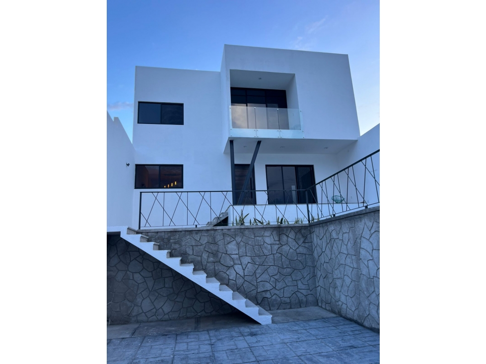 CASA EN VENTA CON VISTA AL LAGO TEQUES "ADR." - 2