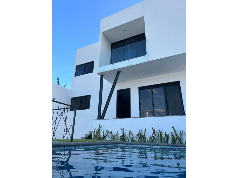 CASA EN VENTA CON VISTA AL LAGO TEQUES "ADR." - 1