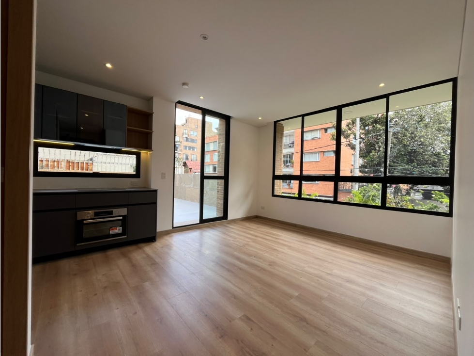 ARRIENDO APTO CHICO CON SUPER TERRAZA — foto 2