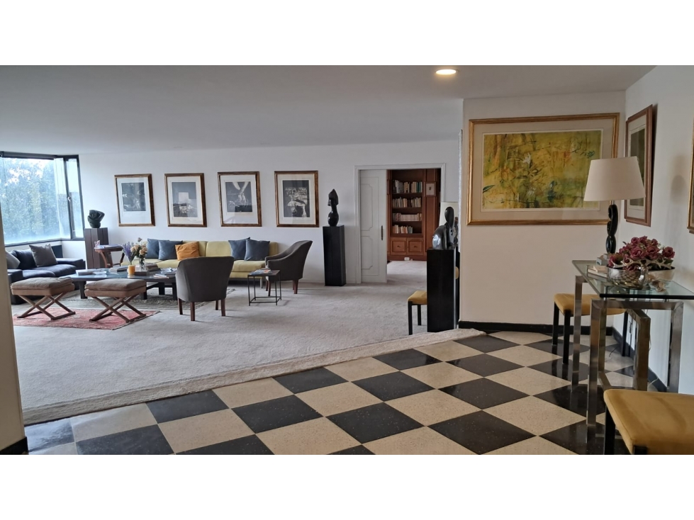 Vendo para remodelar iluminado, 3 alcobas con baño, 2 garajes