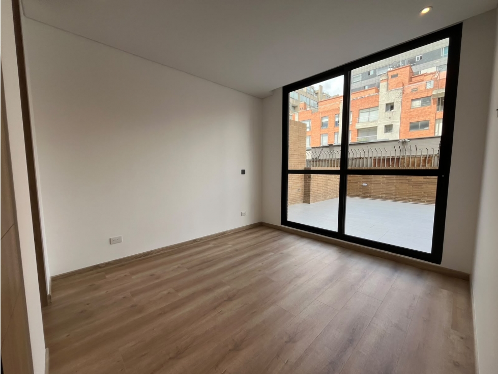 ARRIENDO APTO CHICO CON SUPER TERRAZA — foto 5
