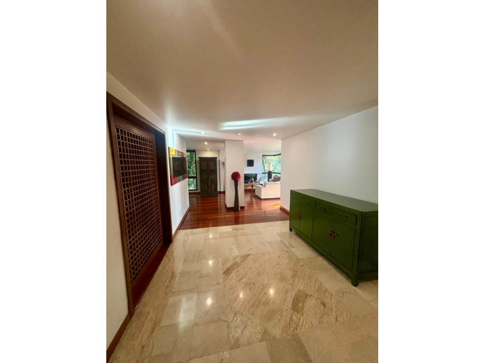 Vendo apto remodelado Rosales 220 mts. 3 alcobas, estar, estudio — foto 2