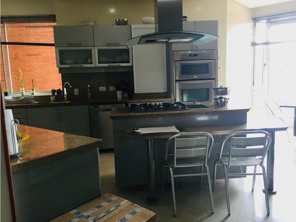 VENTA/ARRIENDO APTO CON TERRAZA ROSALES BAJO VISTA AL OCCIDENTE BOGOTA — foto 4