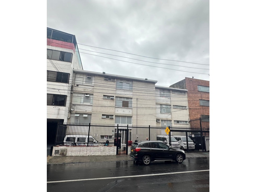 Vendo edificio arrendado muy cerca a Clinica Marly.