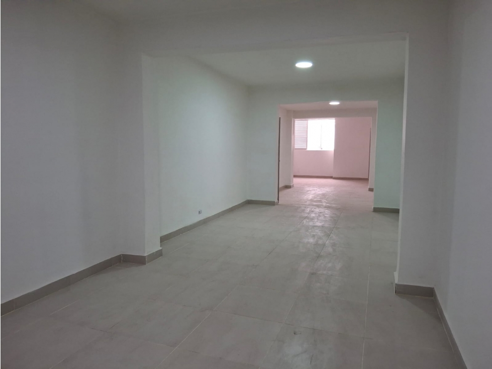LOCAL EN ARRIENDO CHAPINERO — foto 3