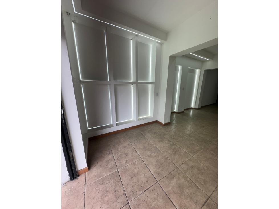 LOCAL EN ARRIENDO EN GALERIAS - 5