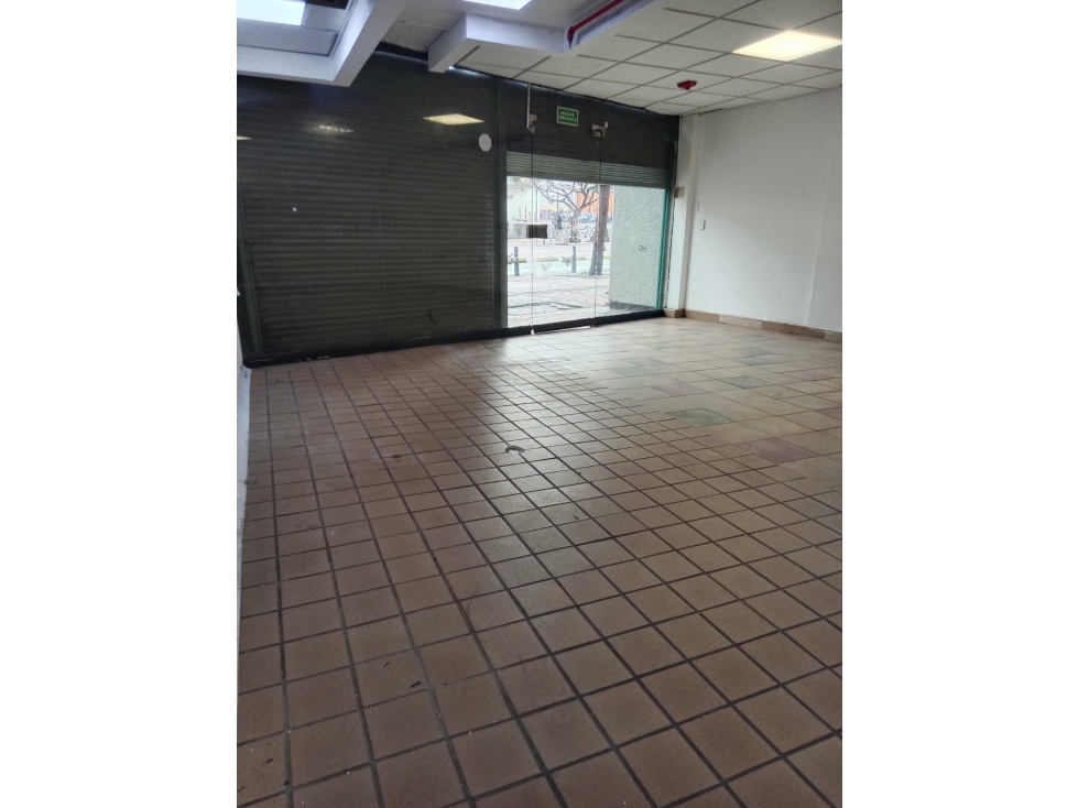 LOCAL COMERCIAL EN VENTA O ARRIENDO EN CENTRO INTERNACIONAL — foto 6