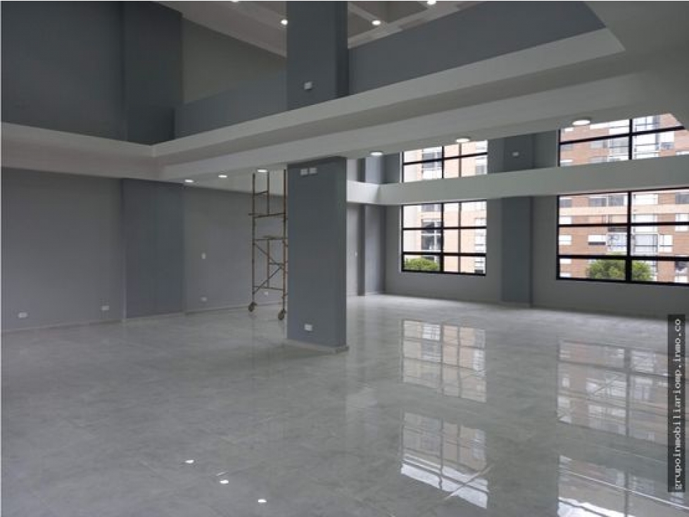 EDIFICIO COMERCIAL EN VENTA O ARRIENDO EN NIZA — foto 3