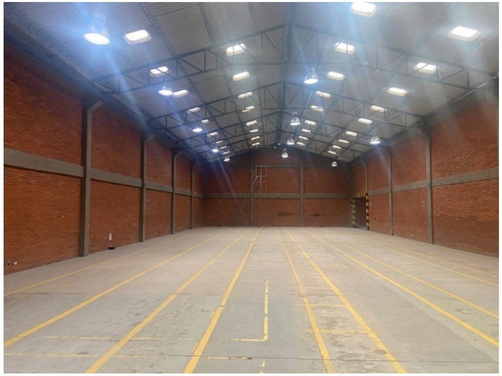 BODEGA EN ARRIENDO EN ZONA INDUSTRIAL MONTEVIDEO — foto 2