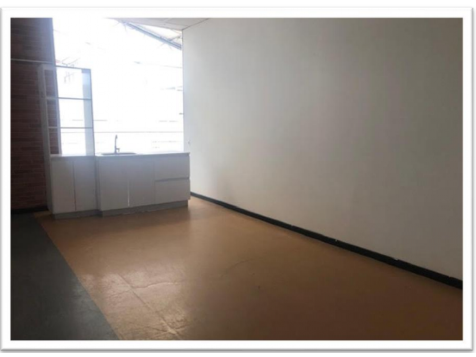 LOCAL EN ARRIENDO CENTRO EMPRESARIAL LA FLORESTA — foto 5
