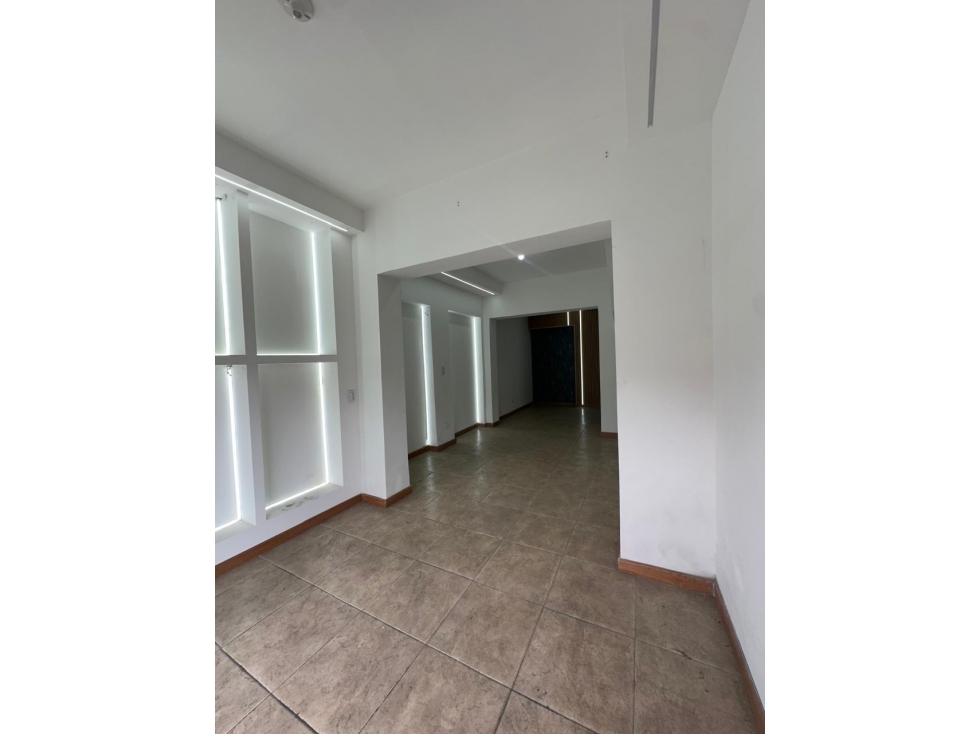LOCAL EN ARRIENDO EN GALERIAS - 1