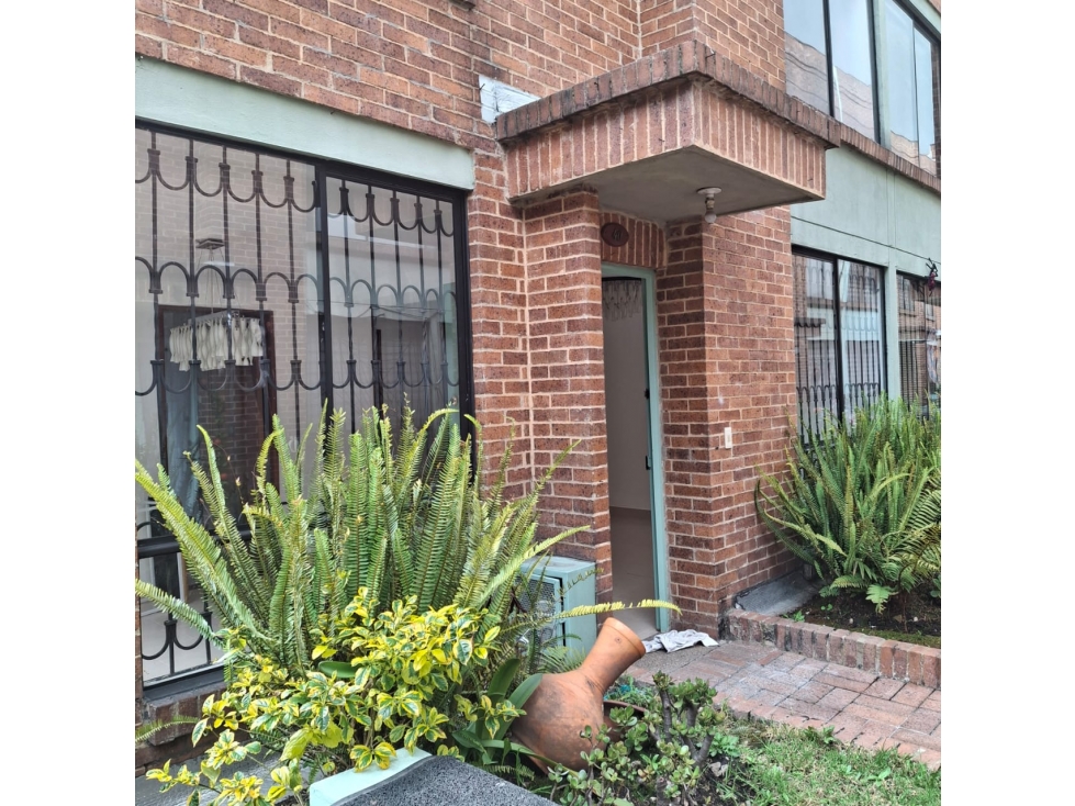 CASA EN VENTA EN MAZUREN CONJUNTO VERSALLES III