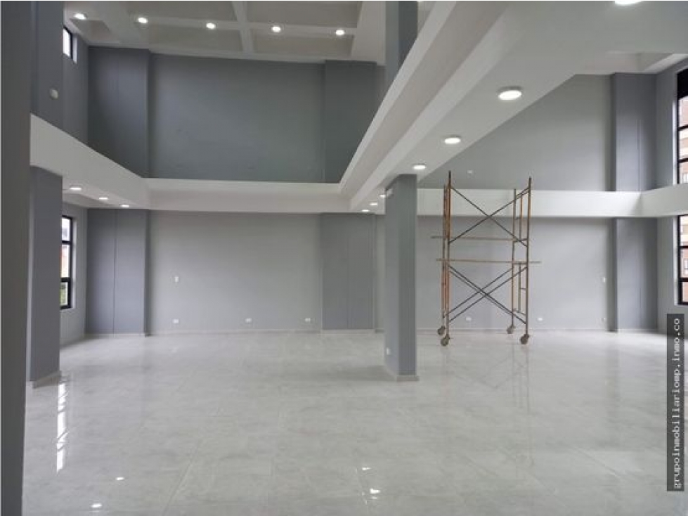 EDIFICIO COMERCIAL EN VENTA O ARRIENDO EN NIZA — foto 4