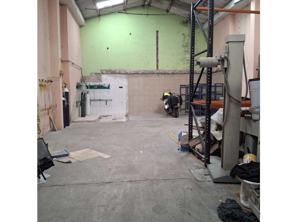 BODEGA EN ARRIENDO EN EL CENTRO — foto 4