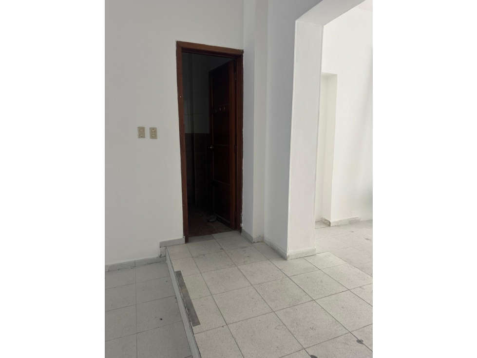 LOCAL COMERCIAL EN ARRIENDO EN SAN LUIS - GALERIAS - 6