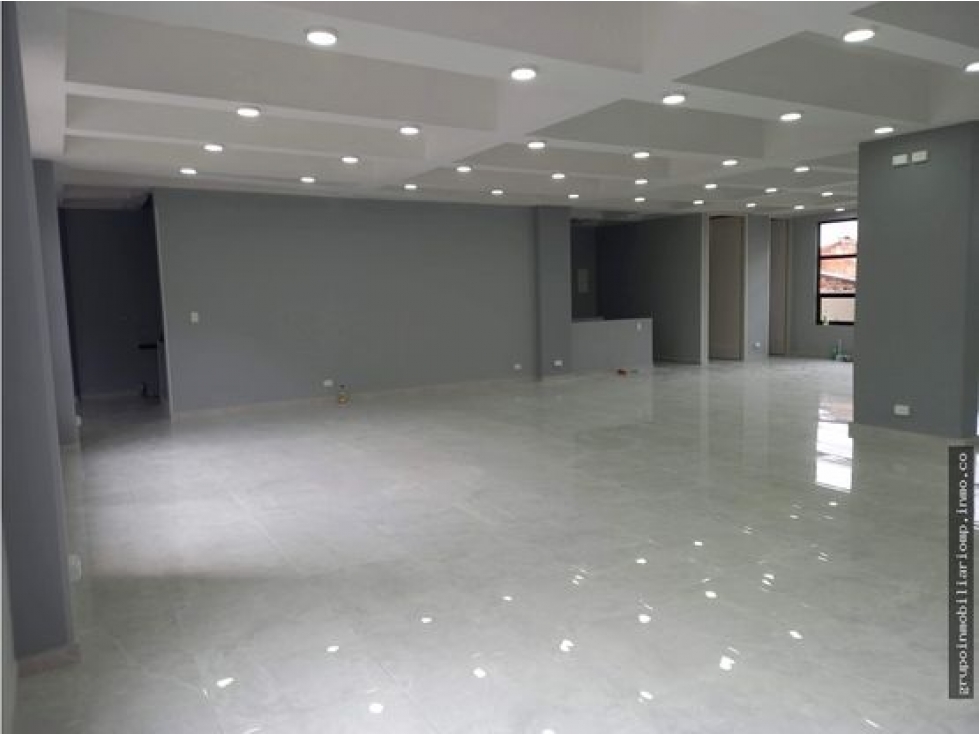 EDIFICIO COMERCIAL EN VENTA O ARRIENDO EN NIZA — foto 2