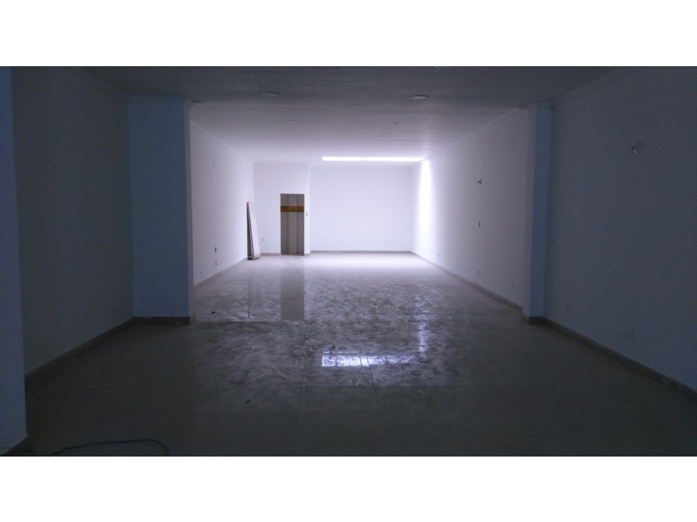 LOCAL COMERCIAL EN ARRIENDO SANTA BIBIANA
