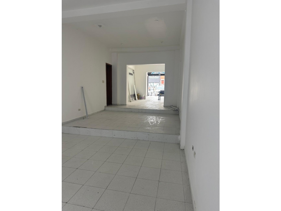 LOCAL COMERCIAL EN ARRIENDO EN SAN LUIS - GALERIAS - 4