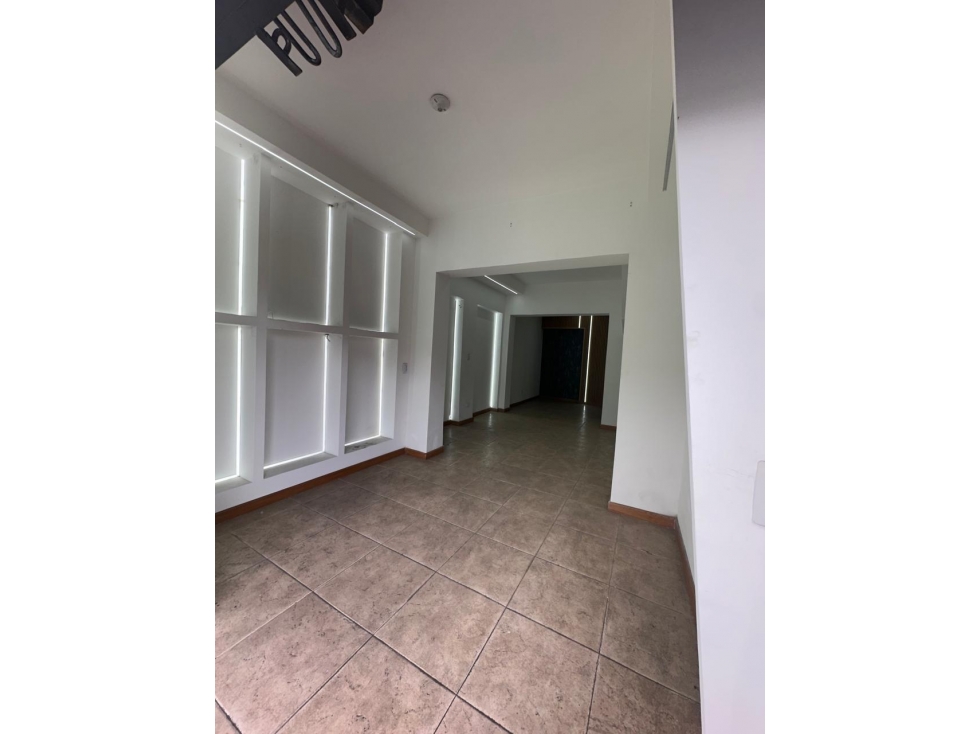 LOCAL EN ARRIENDO EN GALERIAS - 6