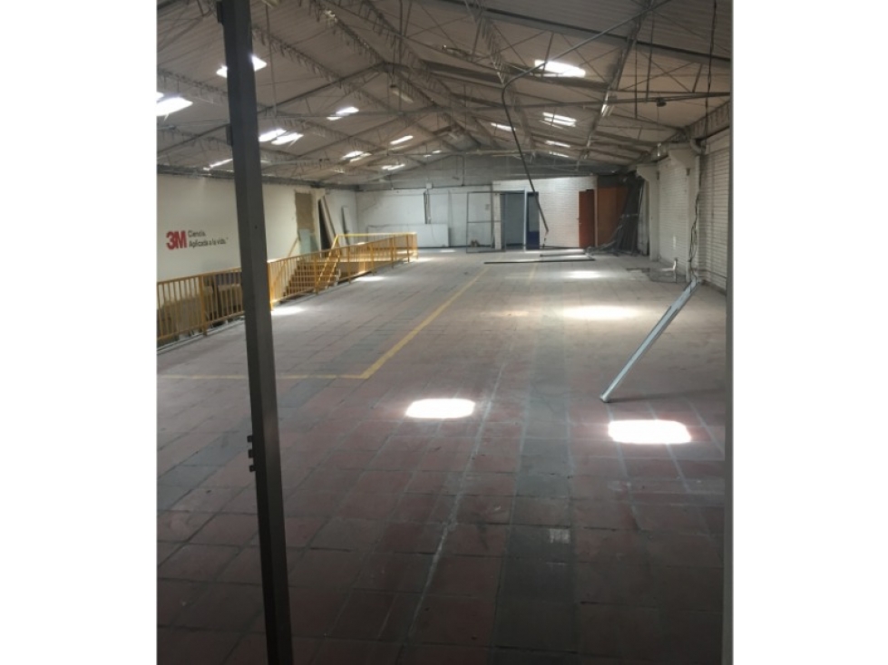 BODEGA EN ARRIENDO EN PUENTE ARANDA — foto 2