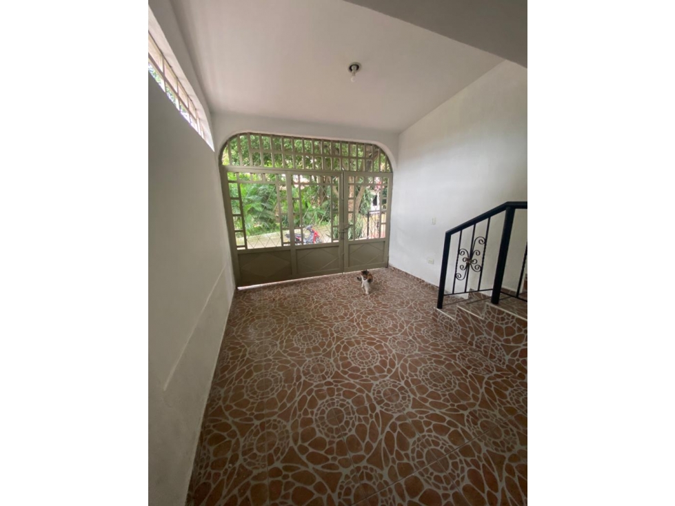 SE VENDE CASA BARRIO LA GAITANA — foto 2