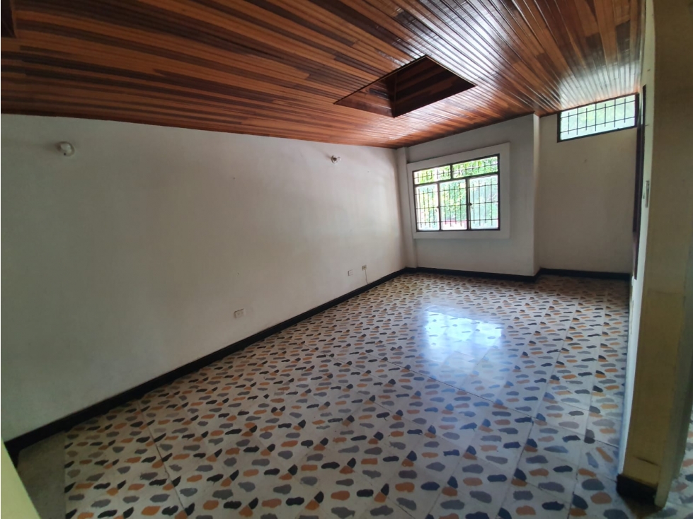 SE VENDE BODEGA BARRIO GRANJAS - 4