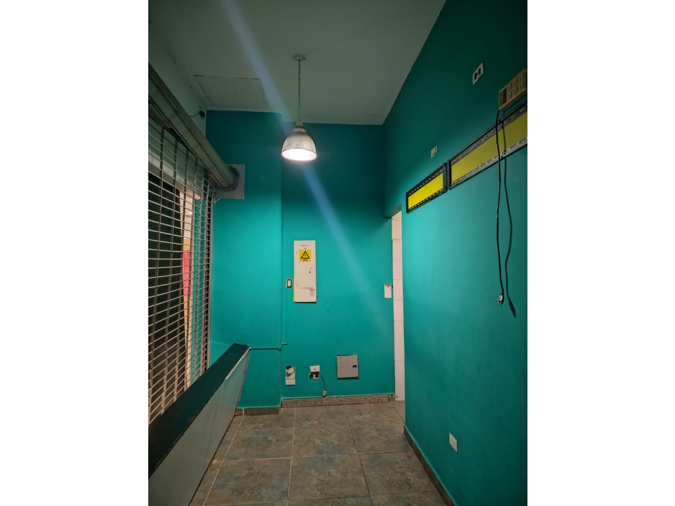 SE VENDE LOCAL-CENTRO COMERCIAL SANTA LUCIA PLAZA - 2