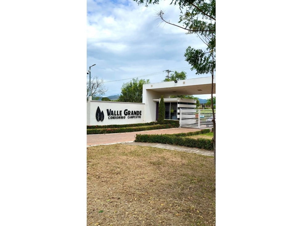 SE VENDE LOTE CAMPESTRE- CONDOMINIO VALLE GRANDE