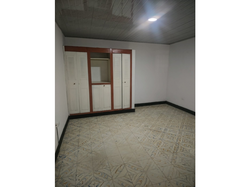 SE ARRIENDA CASA BARRIO ALTICO — foto 2