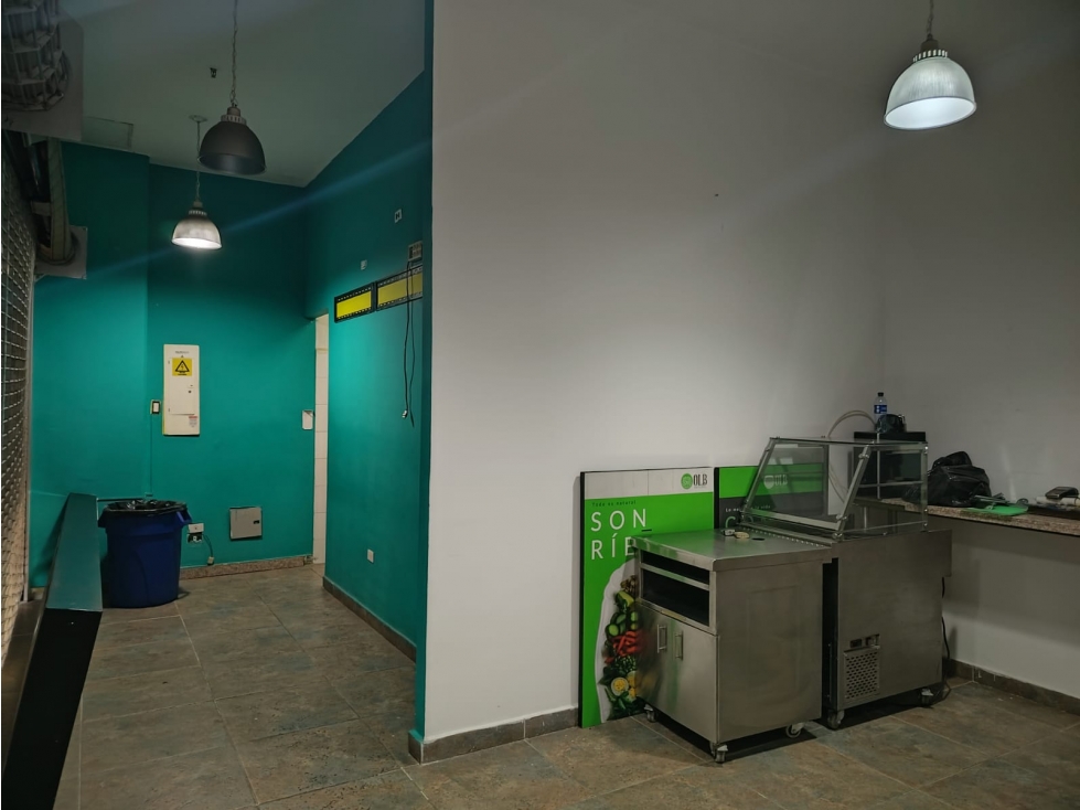 SE VENDE LOCAL-CENTRO COMERCIAL SANTA LUCIA PLAZA - 5