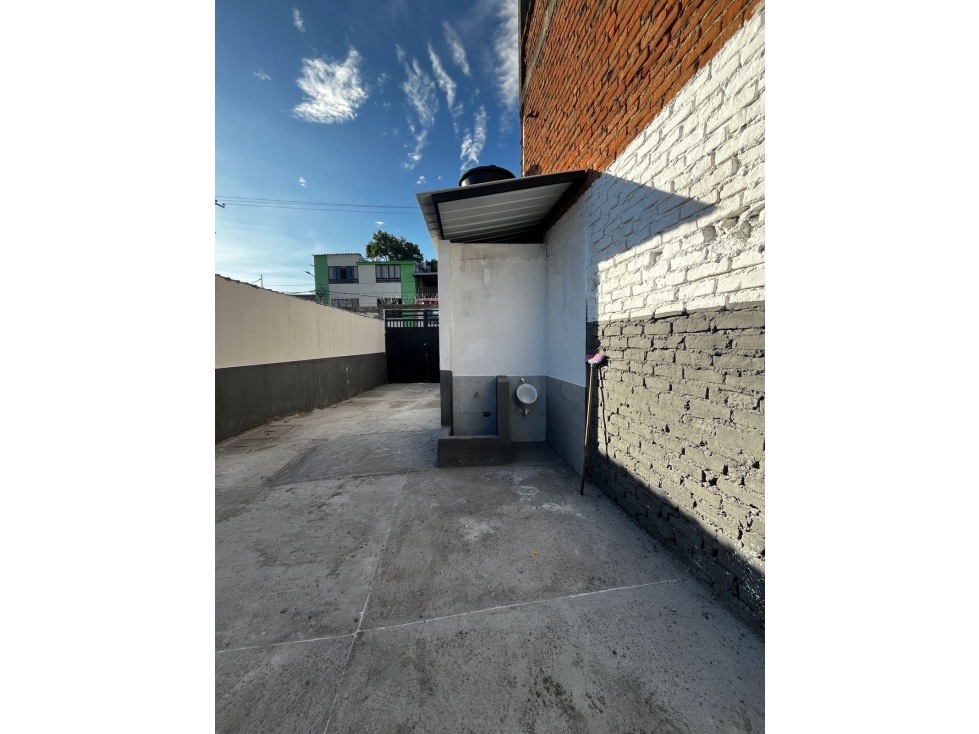 SE VENDE LOCAL PATIO TALLER - 3