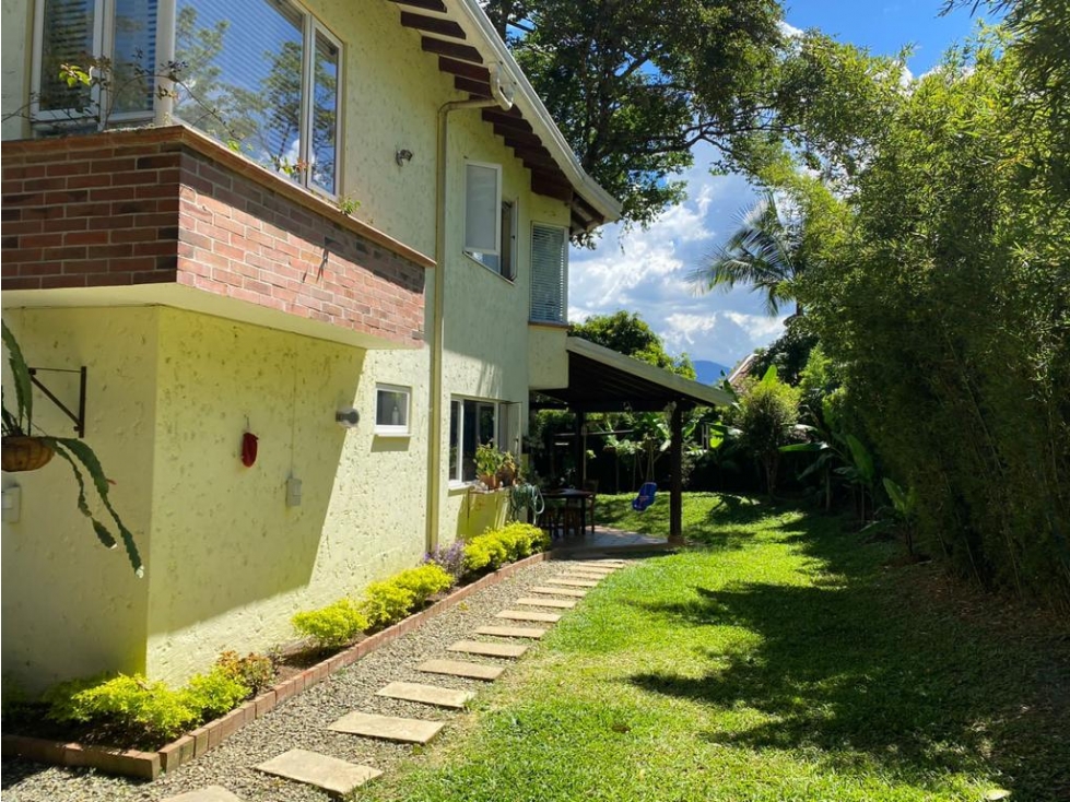 Venta de casa finca en El Escobero