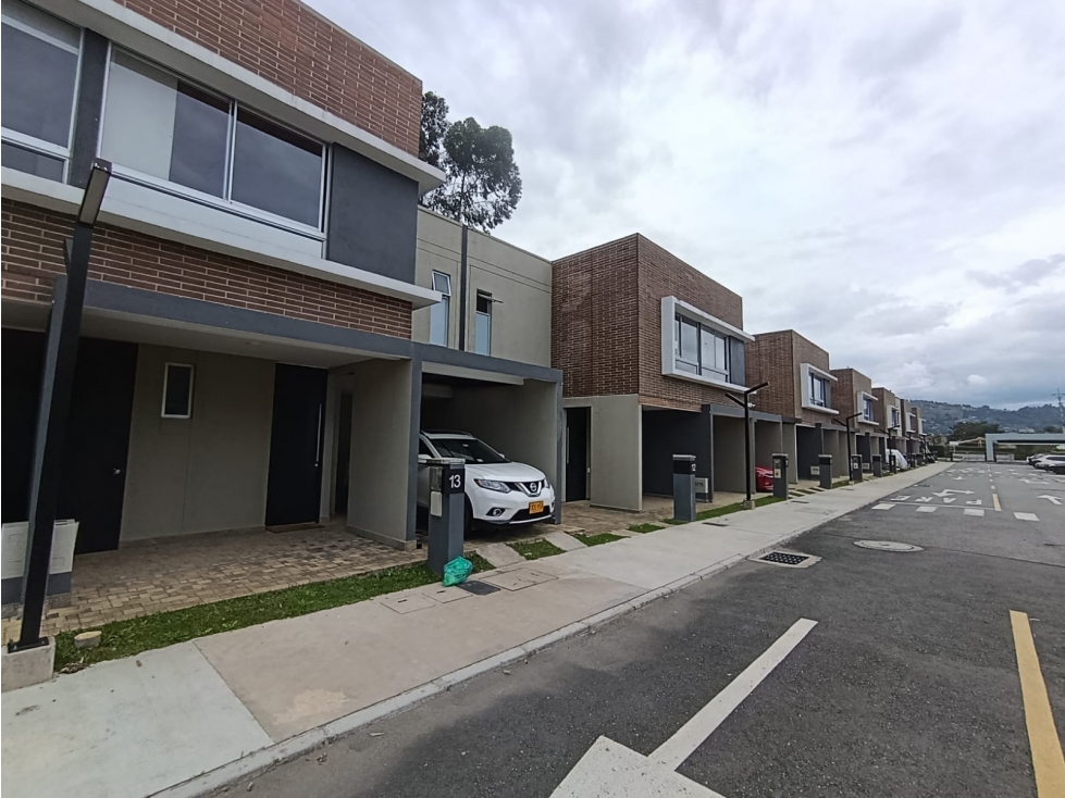 VENDEMOS CASA EN LA CEJA 137m² CON JARDÍN PRIVADO EN UNIDAD CERRADA