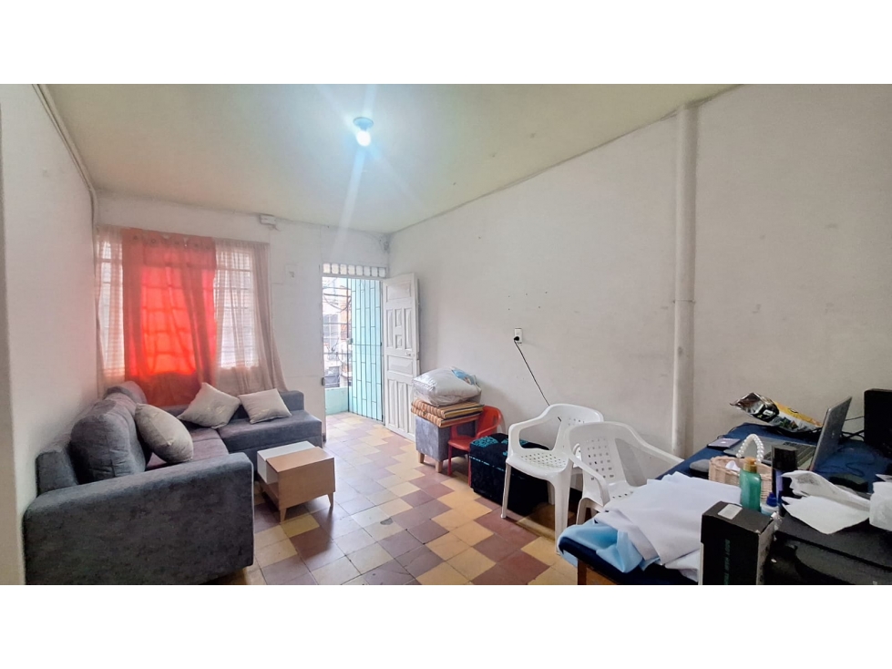 DOS CASAS Y TERRAZA PARA CONSTRUIR 3ER y 4TO PISO,  PRADO BELLO — foto 2