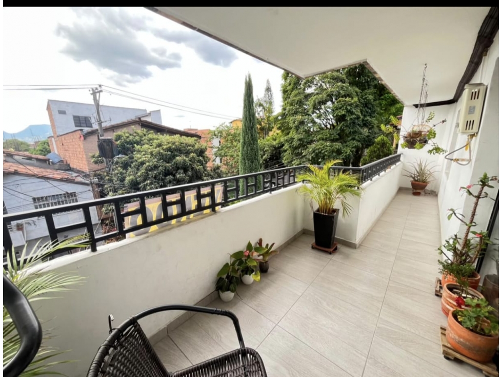 VENTA DE CASA EN ENVIGADO SECTOR LOS NARANJOS