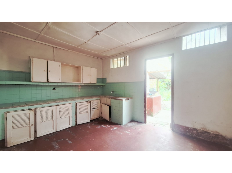 Casa antigua, en la Ceja con uso para vivienda o comercial — foto 3