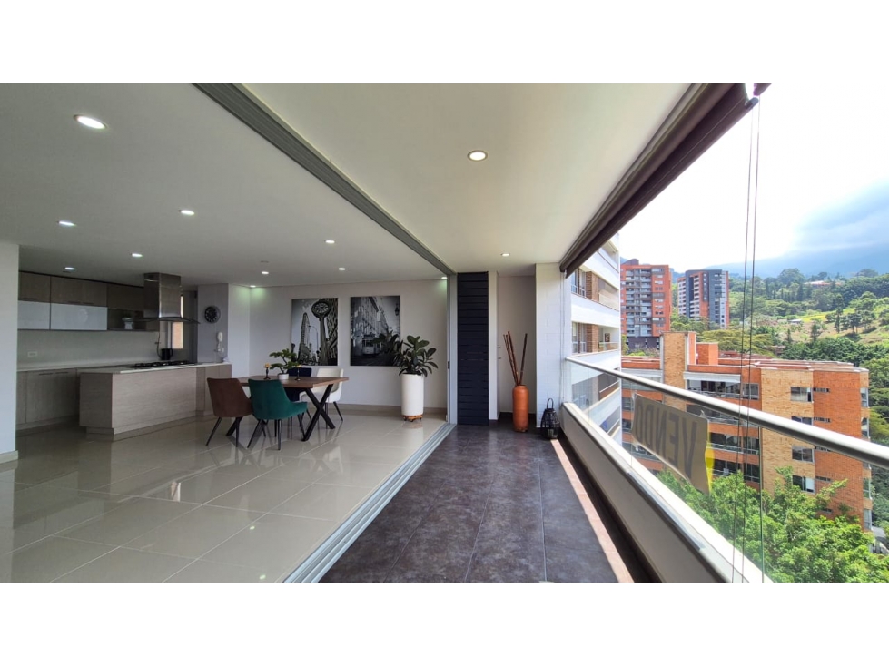 Apartamento con excelente distribución en la Loma del Chocho, Envigado