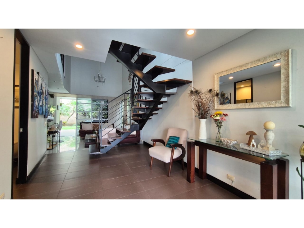 Espectacular casa- amplio jardín en la Loma del Atravesado, Envigado. — foto 4