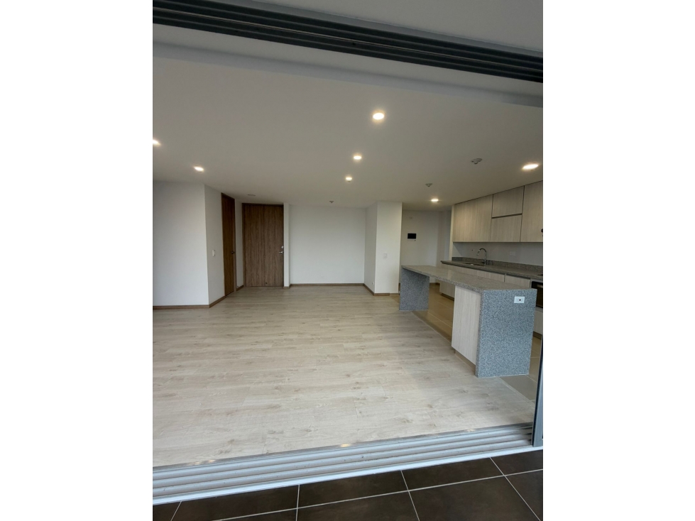 Venta de amplio apartamento con una excelente vista en Suramérica — foto 2