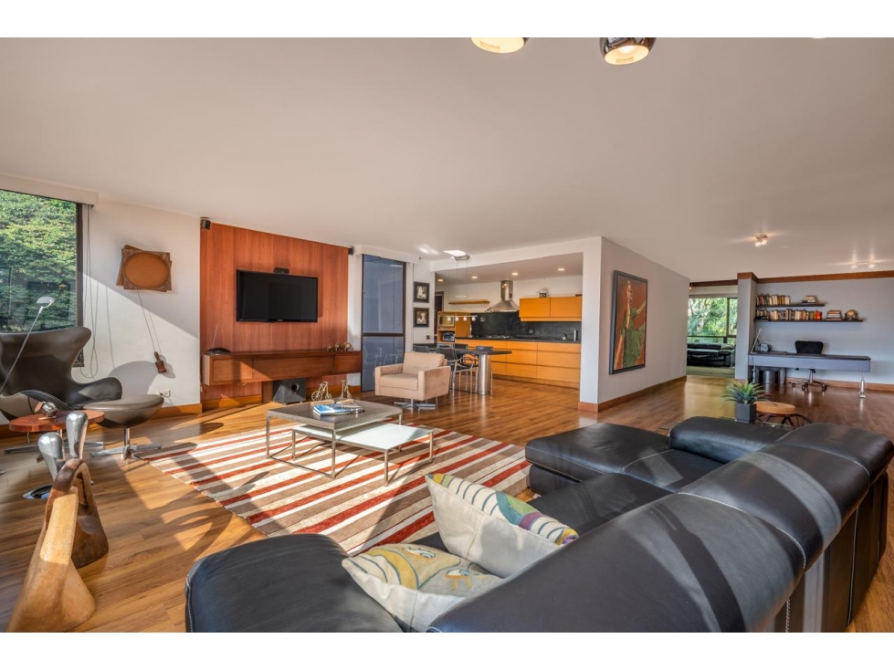 Apartamento en El Poblado. Tranquilidad y excelente ubicación — foto 2
