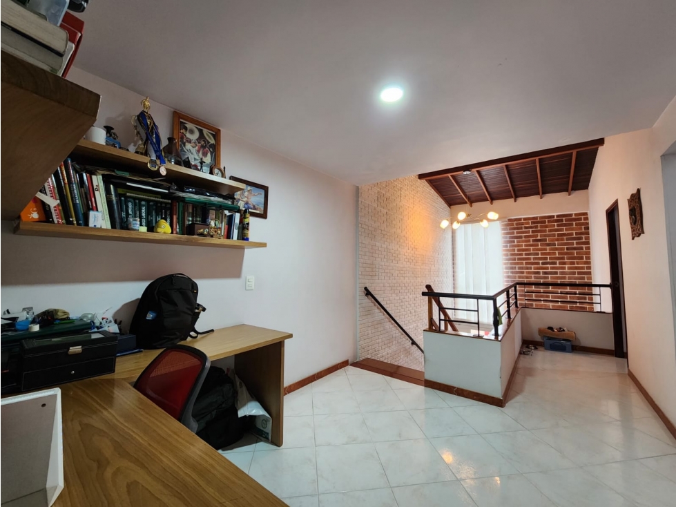 DISEÑO EXCLUSIVO Y ACOGEDOR PATIO. VENTA CASA EN LA ESTRELLA — foto 5