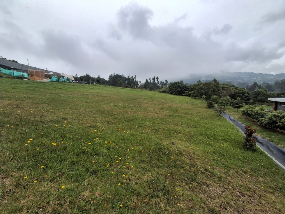Venta de lote en el Alto de las Palmas- Sector la Acuarela
