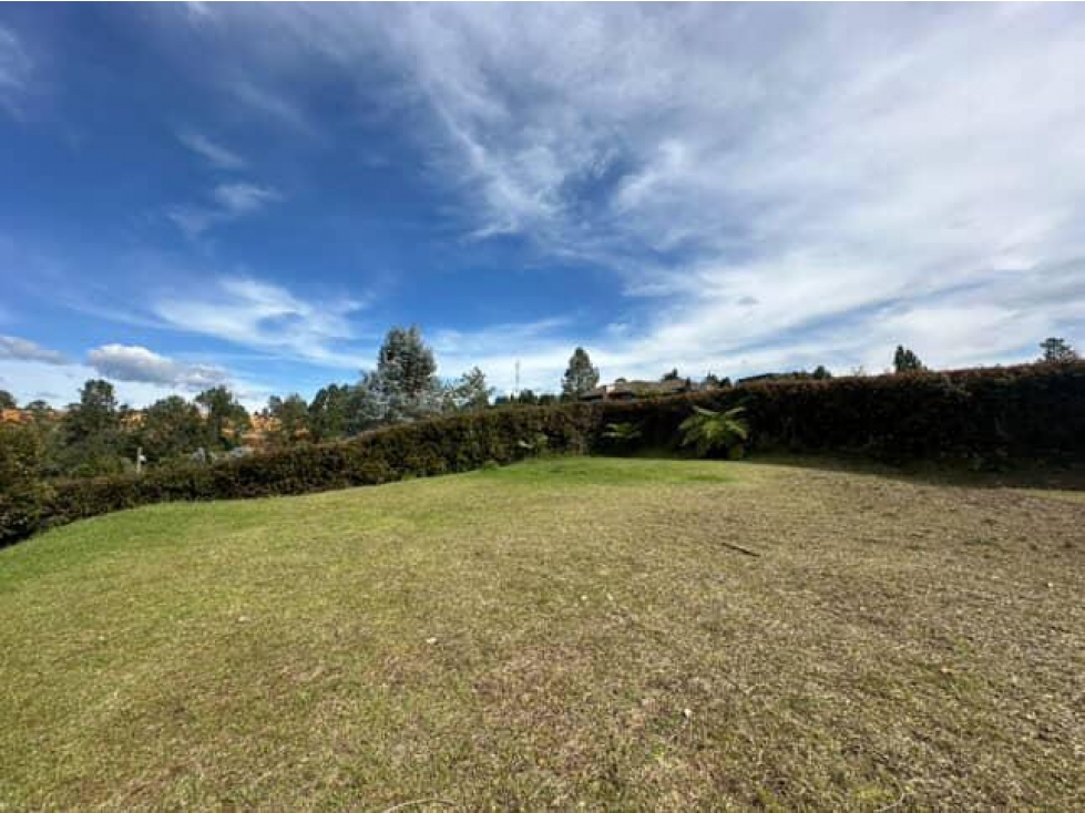 VENTA DE LOTE EN EL RETIRO- LOMA DEL ESCOBERO