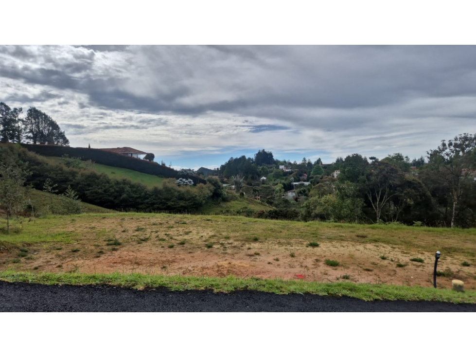 VENTA DE LOTE EN ENVIGADO LOMA DEL ESCOBERO
