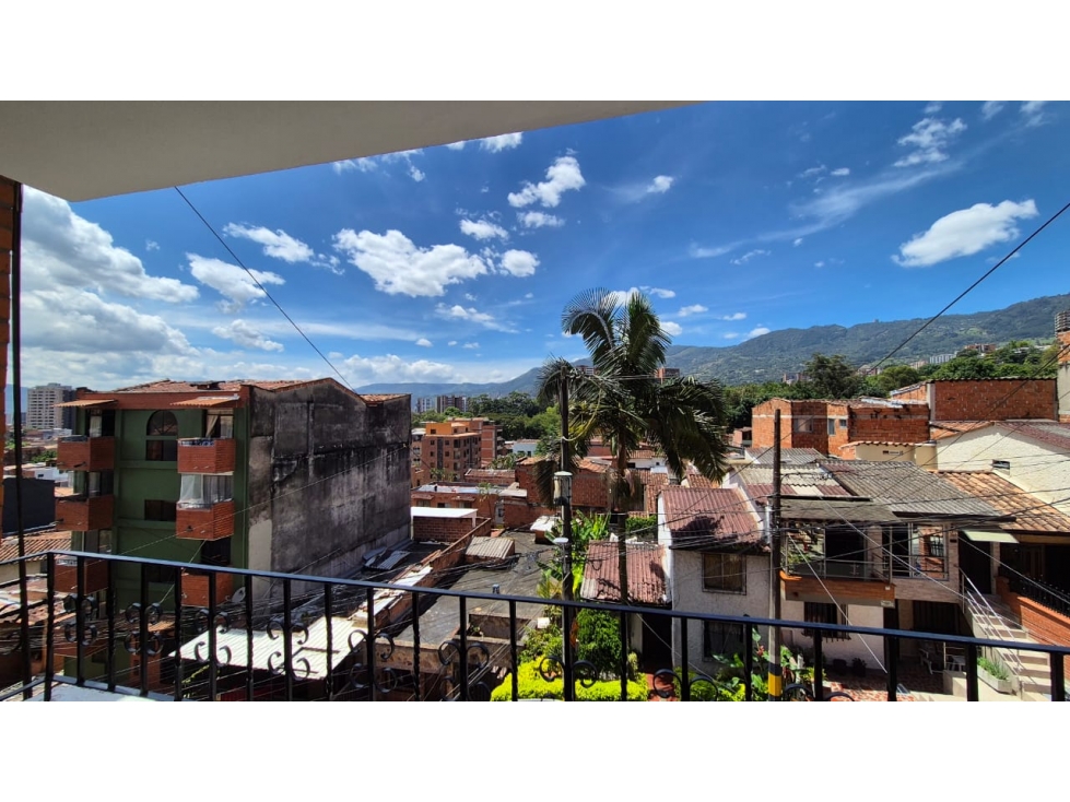 VENTA DE APARTAMENTO CON BUENA UBICACIÓN EN ENVIGADO- TRIANON — foto 4