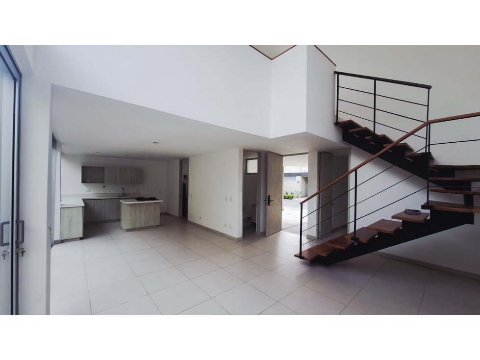 ZONA DE ALTA VALORIZACIÓN, CASA UNIFAMILIAR EN RIONEGRO
